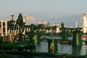 起卦问事国际油价周二收高 地缘政治担忧与美元走弱双重支撑